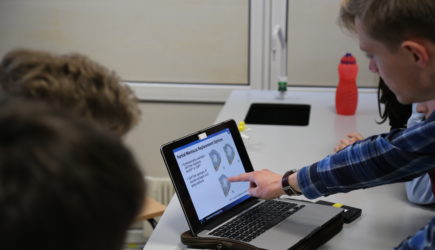Native Scientists visit Sek-I students
