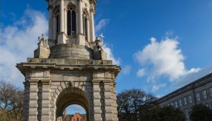 Una receives the Trinity College Dublin Entrance Exhibition Award