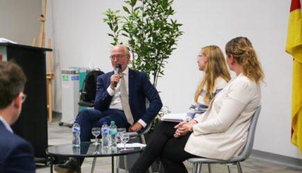 Buchlesung von Prof. Dr. Roland Kaehlbrandt: „Deutsch – Eine Liebeserklärung“