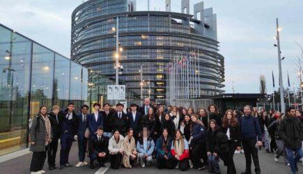 Mitglieder des MUN/EC-Clubs vertreten Irland bei der Euroscola in Straßburg