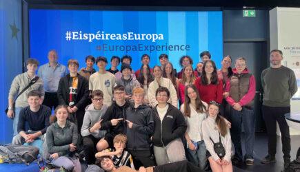 European Union / MUN club and 8th class students visit Europa Experience